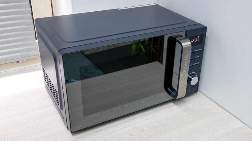 can you microwave an aluminum tray safety guide